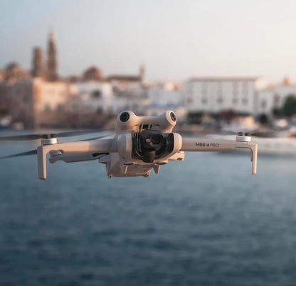 Ultraleichte Drohne mit 4K-Kamera
